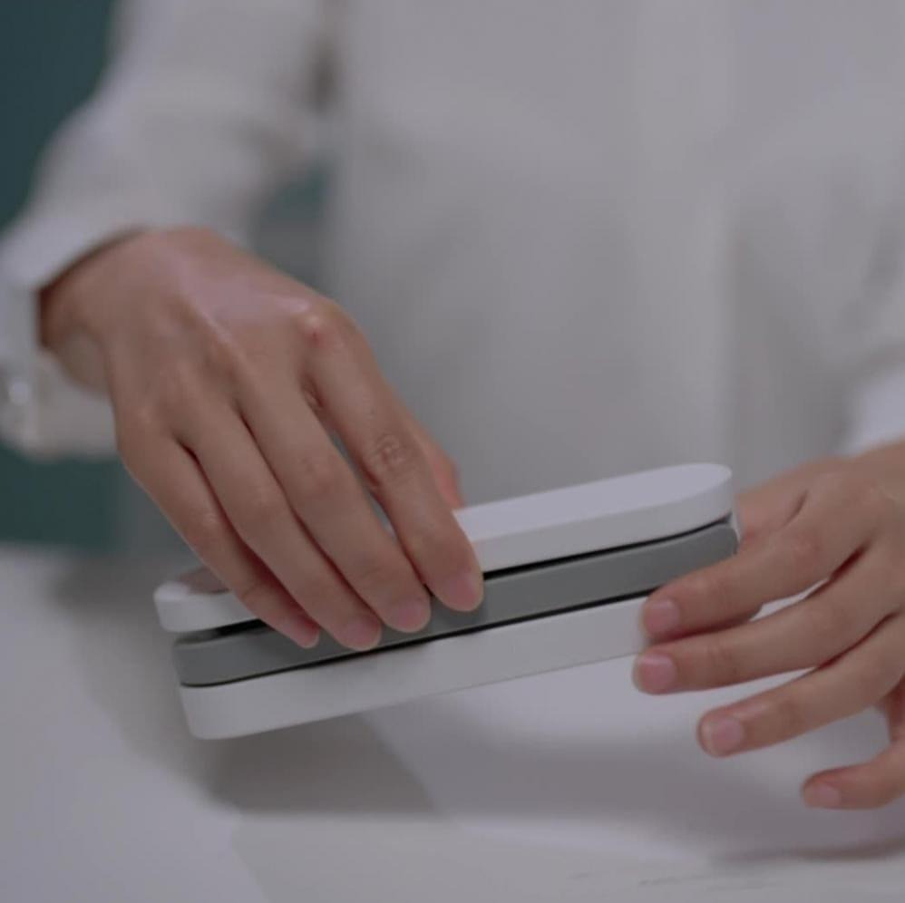 LED Folding Table Lamp – Rechargeable Stepless Dimmable Desk Light